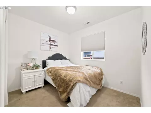 1902 Adelman Loop, Eugene, OR 97402 photo 25