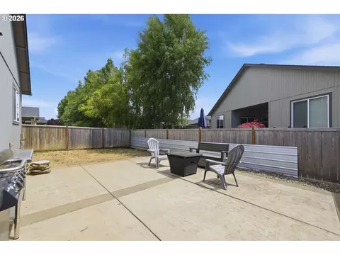 1902 Adelman Loop, Eugene, OR 97402 photo 29