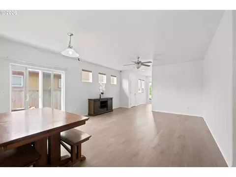 1902 Adelman Loop, Eugene, OR 97402 photo 10