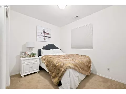 1902 Adelman Loop, Eugene, OR 97402 photo 20