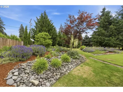 Exterior - 400 Hickory Ct, Lyons, OR 97358 photo 3 of 8