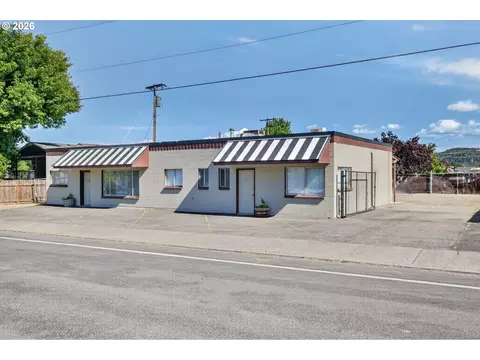 852 Snipes St, The Dalles, OR 97058