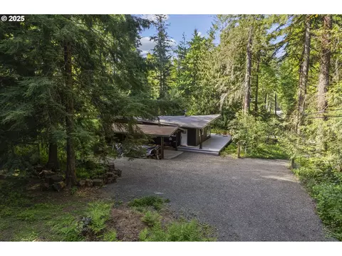 20939 E Country Club Rd, Brightwood, OR 97011