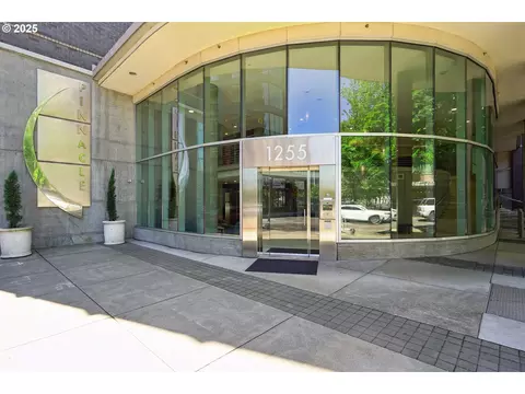1255 NW 9th Ave #1106, Portland, OR 97209