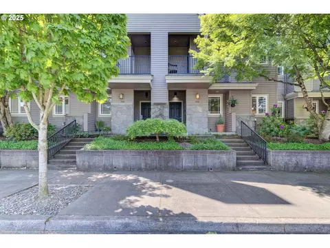 230 NE 5th St, Gresham, OR 97030