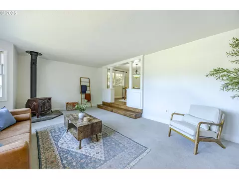 Living - 1865 Tabor St, Eugene, OR 97401 photo 2 of 7