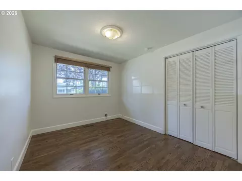 Bedroom - 1865 Tabor St, Eugene, OR 97401 photo 1 of 7