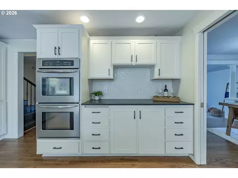 Kitchen - 1865 Tabor St, Eugene, OR 97401 photo 8 of 8