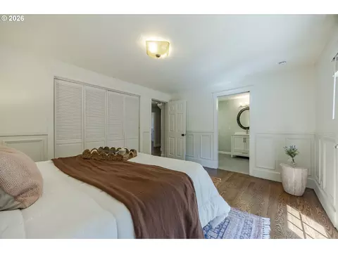 Bedroom - 1865 Tabor St, Eugene, OR 97401 photo 5 of 7