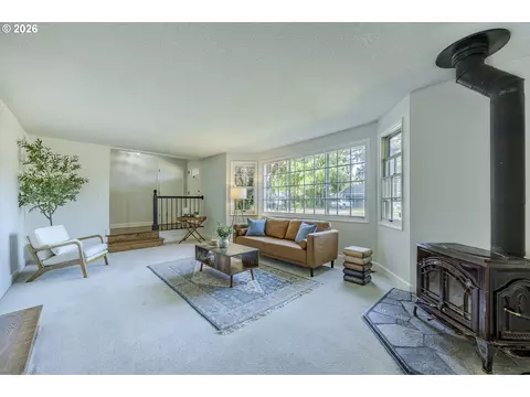 Living - 1865 Tabor St, Eugene, OR 97401 photo 1 of 7