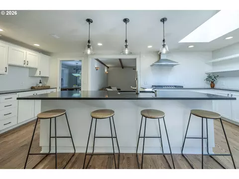 Kitchen - 1865 Tabor St, Eugene, OR 97401 photo 5 of 8