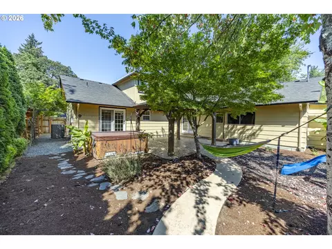 Exterior - 1865 Tabor St, Eugene, OR 97401 photo 1 of 3