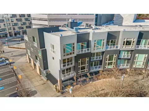 12600 SW Crescent St #227, Beaverton, OR 97005