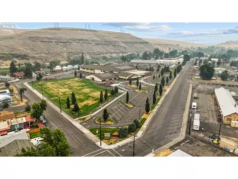 View/Area - 111 SE 12th St, Pendleton, OR 97801 photo 2 of 2