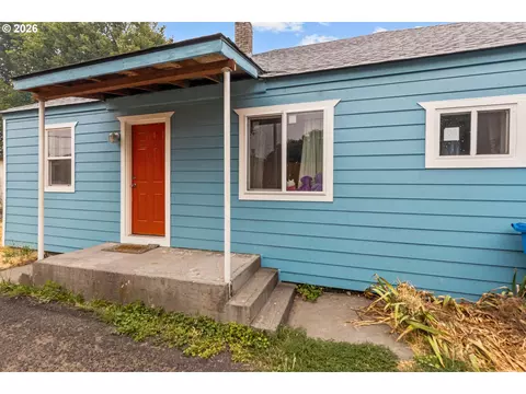 Exterior - 111 SE 12th St, Pendleton, OR 97801 photo 6 of 10