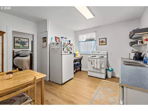Kitchen - 111 SE 12th St, Pendleton, OR 97801 photo 1 of 7