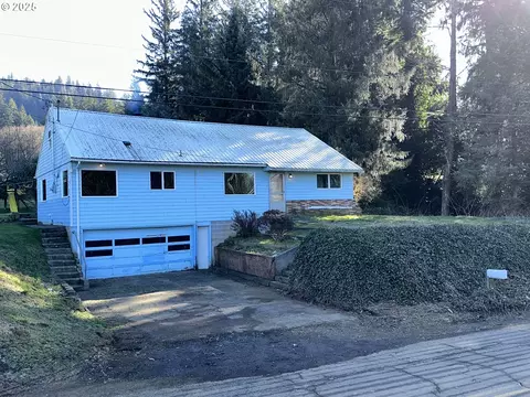 10055 Fairview Rd, Tillamook, OR 97141