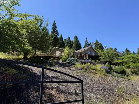 35885 Ellington Dr, Springfield, OR 97478