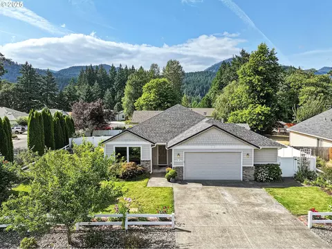 7 Shady Oak Ln, North Bonneville, WA 98639