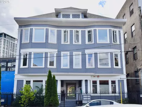 1714 NW Couch St #12, Portland, OR 97209