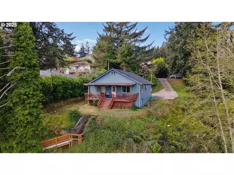 831 S 11th St, Coos Bay, OR 97420
