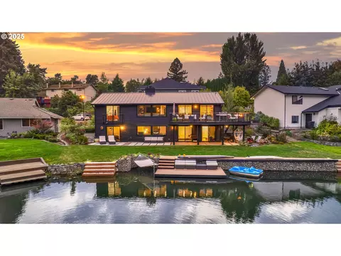 12522 SW 123rd Ave, Tigard, OR 97223