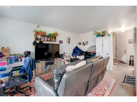 1416 Falcon Loop, Independence, OR 97351 photo 6