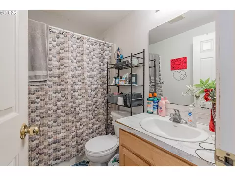 1416 Falcon Loop, Independence, OR 97351 photo 13