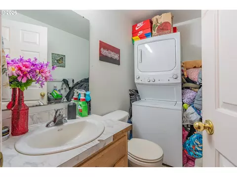1416 Falcon Loop, Independence, OR 97351 photo 12