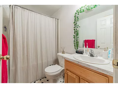 1416 Falcon Loop, Independence, OR 97351 photo 30