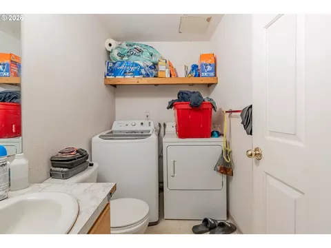 1416 Falcon Loop, Independence, OR 97351 photo 23