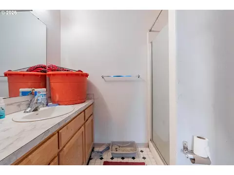 1416 Falcon Loop, Independence, OR 97351 photo 29