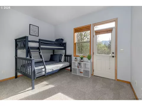 Bedroom - 64636 E Mcintyre Rd, Rhododendron, OR 97049 photo 4 of 5