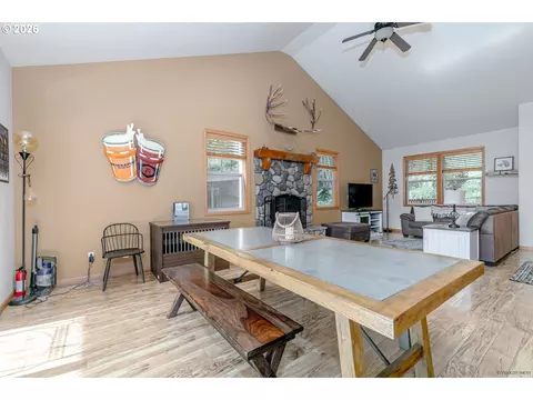 Dining - 64636 E Mcintyre Rd, Rhododendron, OR 97049 photo 2 of 2