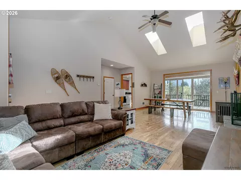 Living - 64636 E Mcintyre Rd, Rhododendron, OR 97049 photo 1 of 3