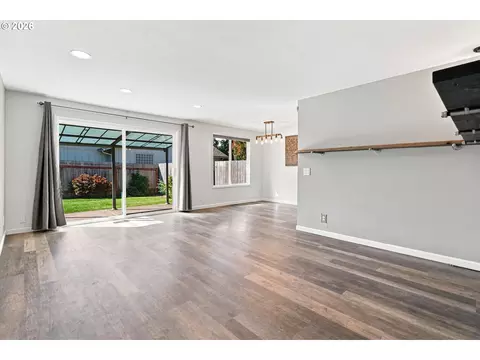 Living - 2730 Cheryl St, Eugene, OR 97408 photo 1 of 10