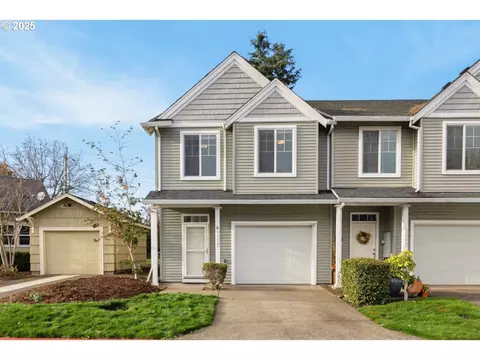 1558 NE 10th Pl, Canby, OR 97013