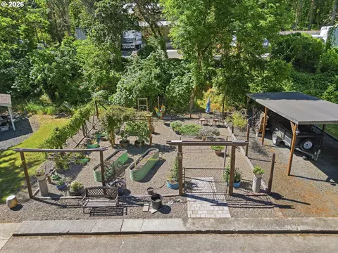 Exterior - 4000 E 24th Ave, Eugene, OR 97403 photo 12 of 12