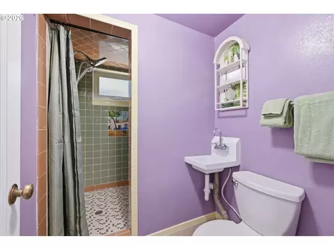 Bath - 4000 E 24th Ave, Eugene, OR 97403 photo 3 of 3