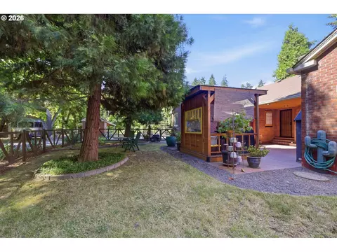 Exterior - 4000 E 24th Ave, Eugene, OR 97403 photo 11 of 12