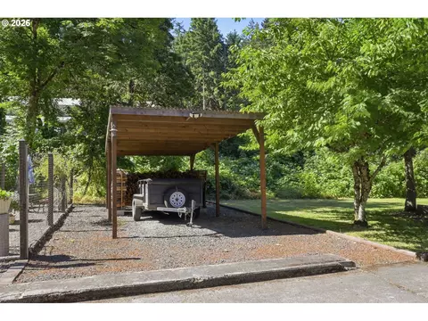 Exterior - 4000 E 24th Ave, Eugene, OR 97403 photo 3 of 12