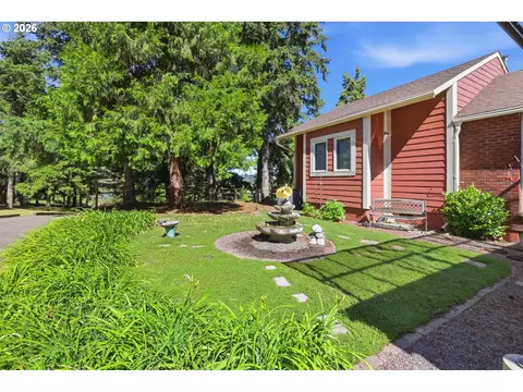 Exterior - 4000 E 24th Ave, Eugene, OR 97403 photo 2 of 12