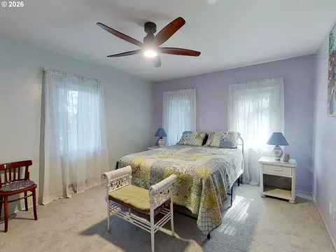 Bedroom - 4000 E 24th Ave, Eugene, OR 97403 photo 3 of 3