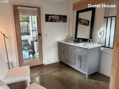 Bath - 34844 Matthews Rd, Eugene, OR 97405 photo 3 of 3