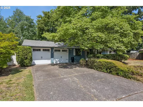 16301 SE Franklin St, Portland, OR 97236