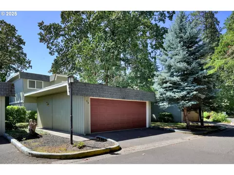 1500 Norkenzie Rd #58, Eugene, OR 97401