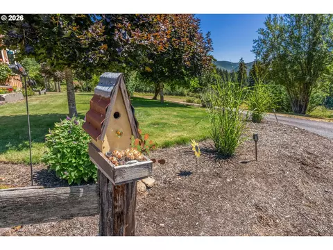 Exterior - 2401 Loop Rd, Stevenson, WA 98648 photo 22 of 26