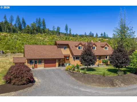 Exterior - 2401 Loop Rd, Stevenson, WA 98648 photo 9 of 26