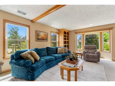 Living - 2401 Loop Rd, Stevenson, WA 98648 photo 1 of 1