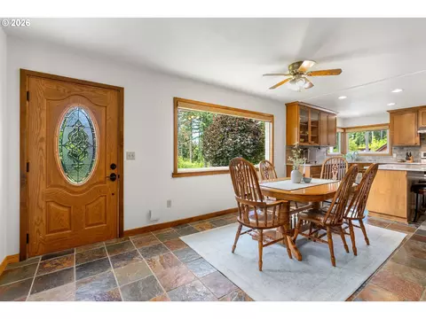 Entry Way - 2401 Loop Rd, Stevenson, WA 98648 photo 1 of 4